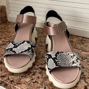 New Sorel Women’s Kinetic Leather Sandal 8.5M